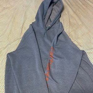 I’m selling a blue sweatshirt size XL brand carhartt